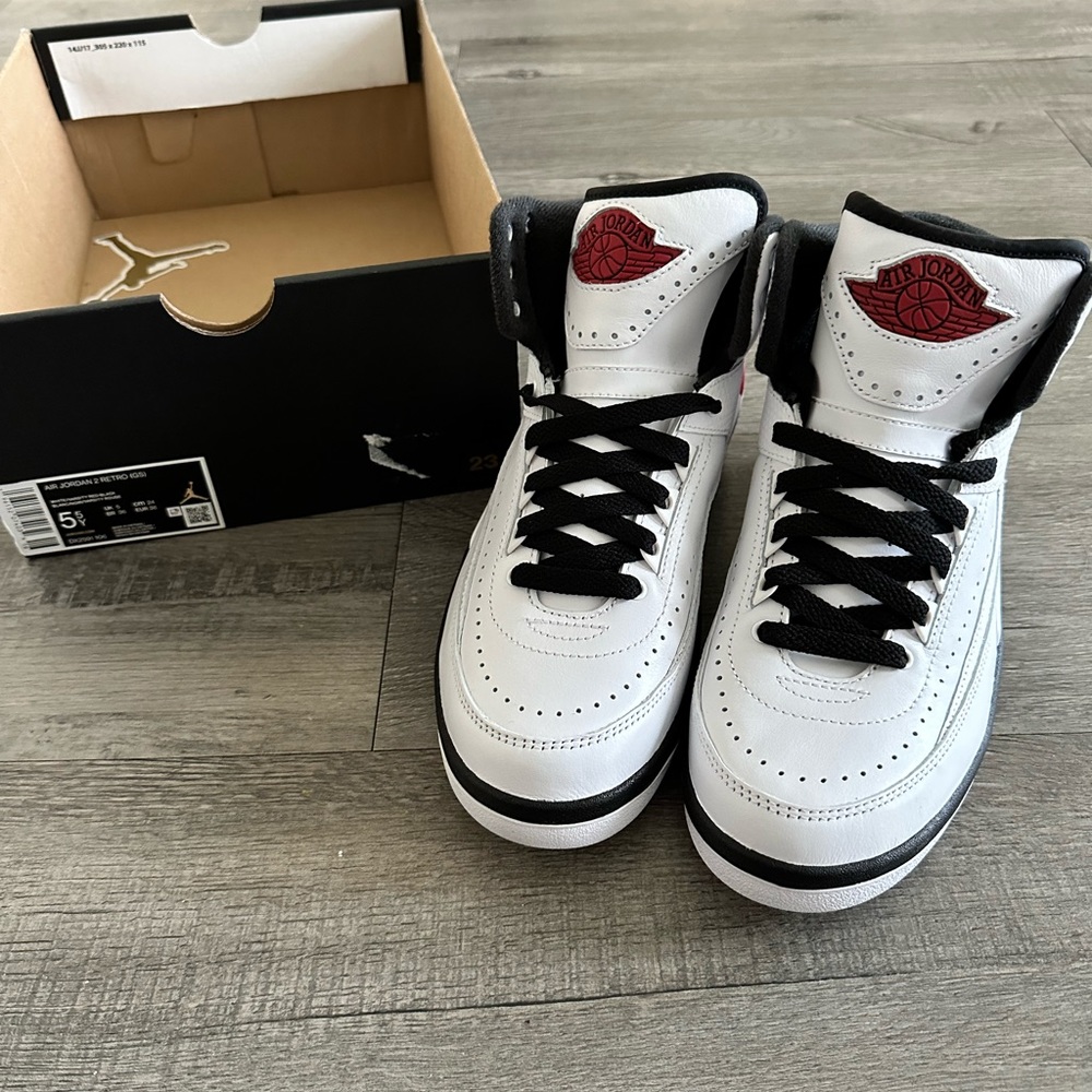 Jordan Retro 2 “Chicago” 5 1/2